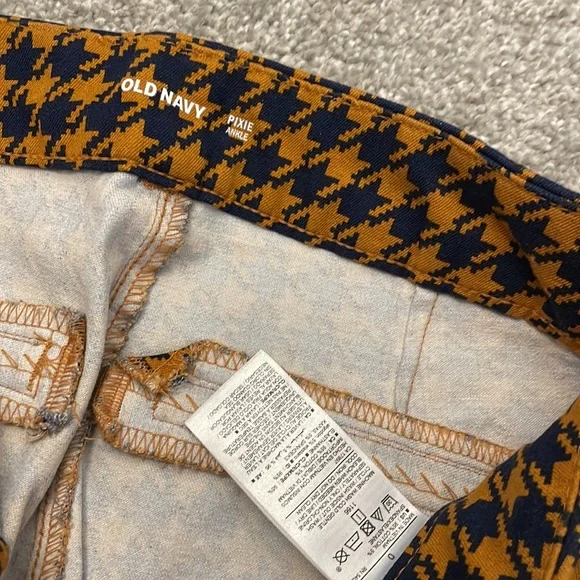 Old navy pixie ankle dress pants - Picture 2 of 3